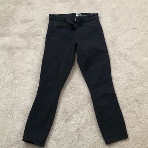 Black skinny crop pants